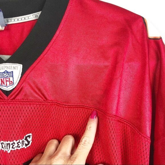 NFL x REEBOK | TAMPA BAY BUCCANEERS #47 Lynch Vintage 2002 Red Jersey Men’s 2XL - Picture 7 of 12